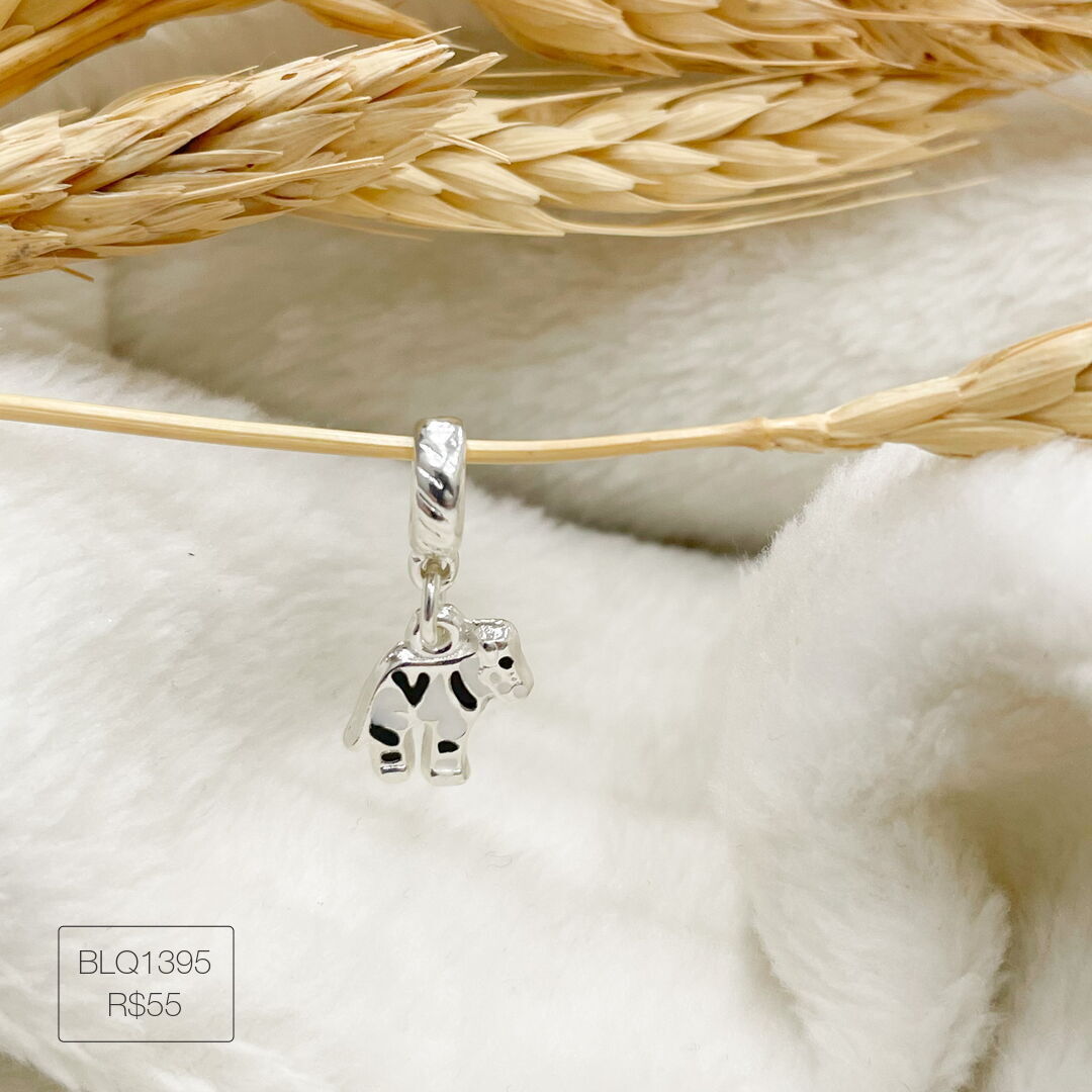 Berloque Zebra Pendurado Esmaltado Prateado